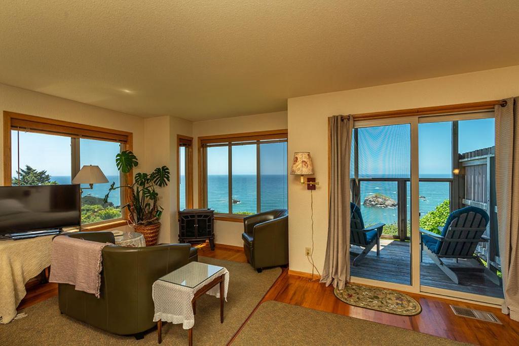 ترينيداد Turtle Rocks Oceanfront Inn المظهر الخارجي الصورة