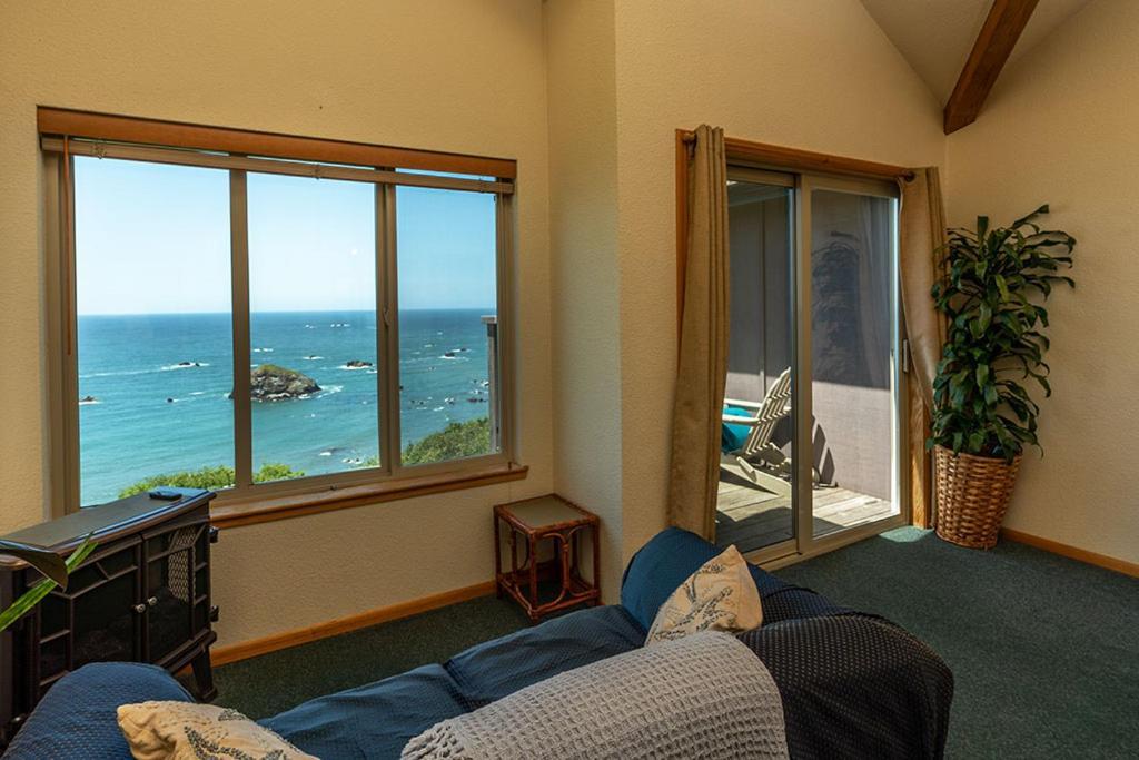 ترينيداد Turtle Rocks Oceanfront Inn المظهر الخارجي الصورة